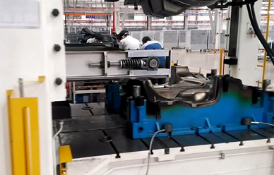 200T框架(jia)壓汽車内飾