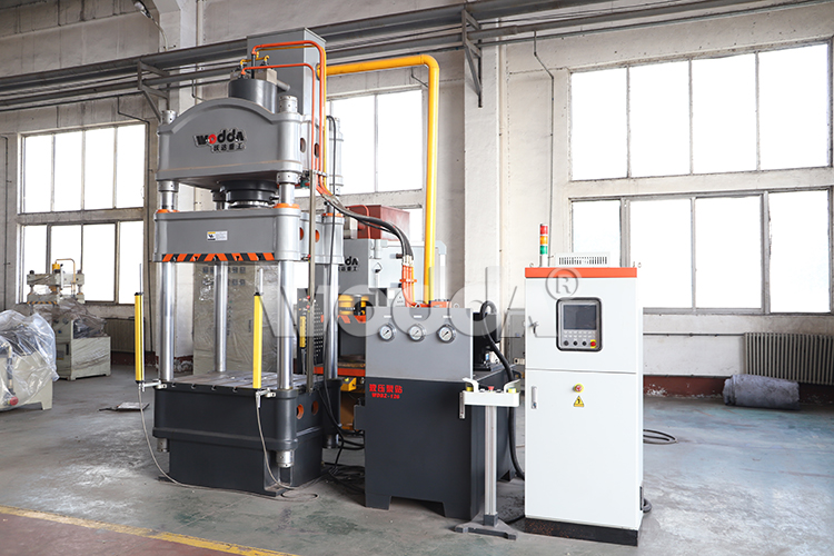 200噸三梁四柱液壓機 200噸三梁四柱液壓機