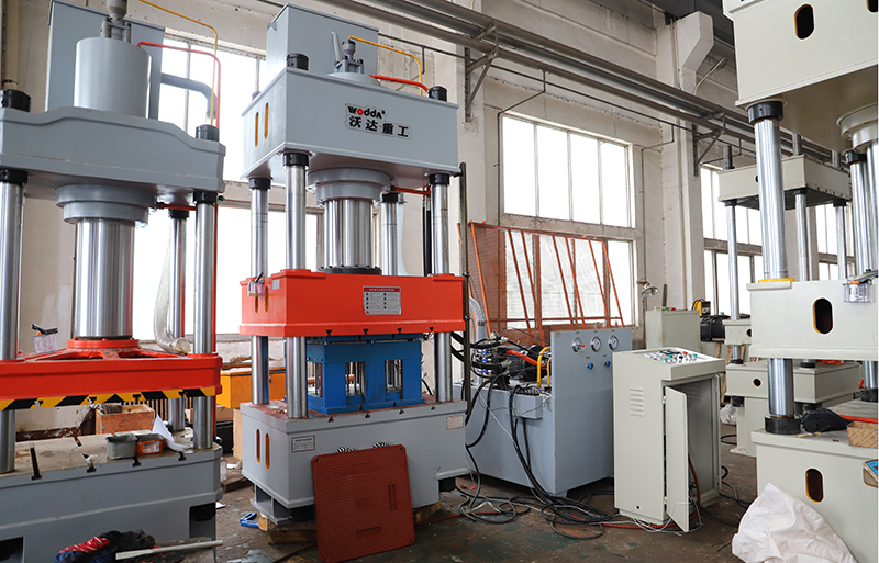 複合(hé)樹脂井(jǐng)蓋模壓(yā)液壓機(jī)