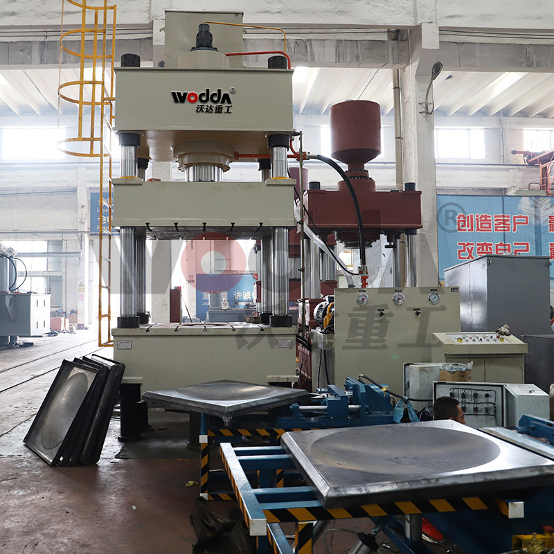 500噸不鏽鋼水箱闆液壓機 500噸不鏽鋼水箱闆液壓機