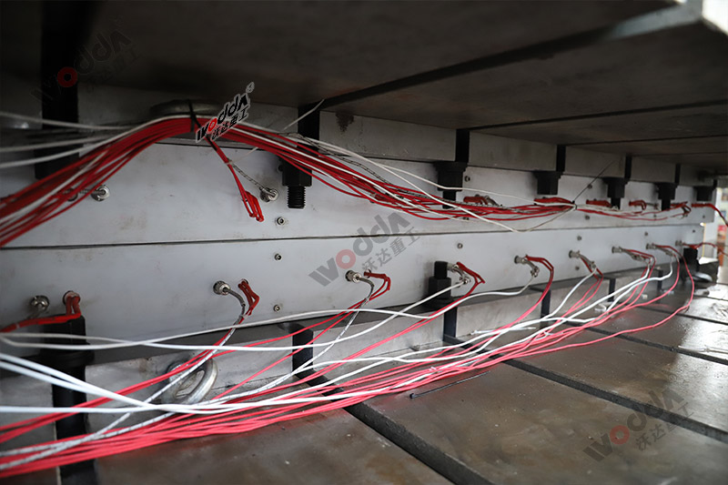 石墨烯導熱膜生産設備_1000噸液壓機_大型四柱液壓機