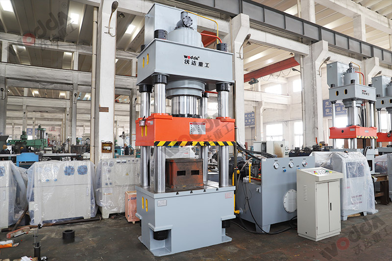 500噸三梁四柱液壓機 500噸三梁四柱液壓機