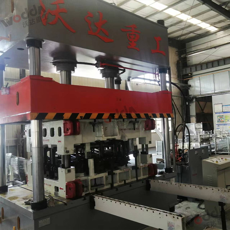 200噸汽車内飾件(門闆)液壓機(圖2) 200噸汽車内飾件(門闆)液壓機(圖2)