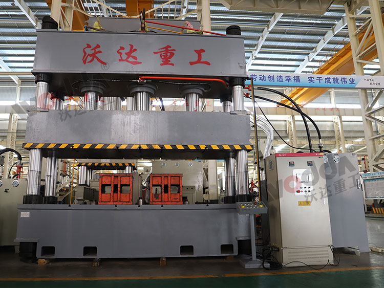 630噸複合漏糞闆成型液壓機