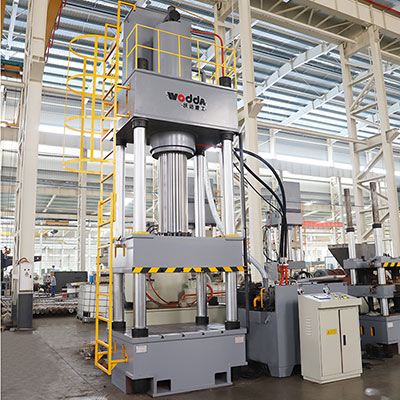 模壓(ya)玻璃鋼軟(ruan)水罐底座(zuò)液壓機_500噸(dūn)四柱液壓(ya)機廠家