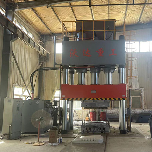 SMC汽車(che)配件成型液壓(ya)機_1500噸四柱液壓(yā)機