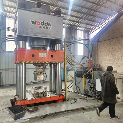 500噸匣(xiá)缽成型液(ye)壓機_雙動(dòng)匣缽液壓(yā)機